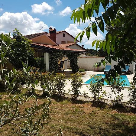 プーラ Rustic House With Private Swimming Poolヴィラ エクステリア 写真